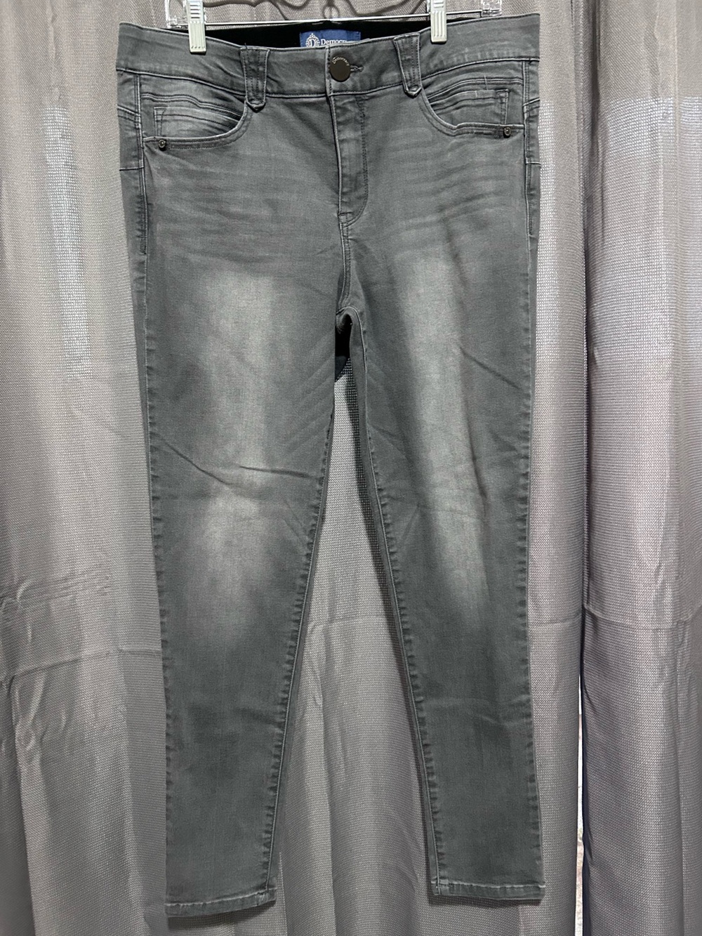 Democracy Women's Skinny Jeans in Grey